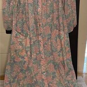 Vintage Floral night gown  Button-Up